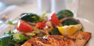 Czy można się zatruć surowym łososiem?