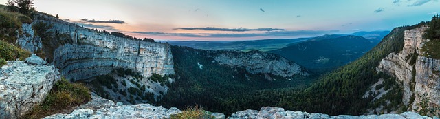 W jakim wieku dziecko mówi pierwsze słowo? W jakim wieku dziecko mówi pierwsze słowo?