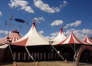 Czym się różni pajac od śpiochów?