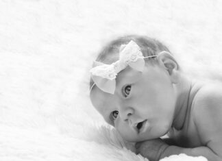 Jak pomóc niemowlakowi w robieniu kupy?