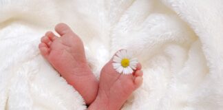 Od czego zależy czy dziecko urodzi się z włosami?