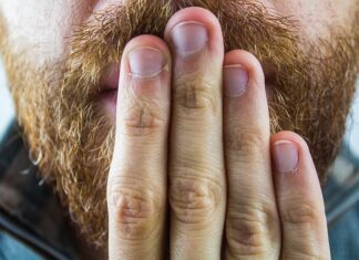 Czy dziecko z czkawką może leżeć?