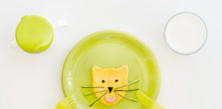 Jak nauczyć dziecko jeść samodzielnie bez stresu