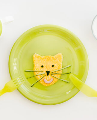 Jak nauczyć dziecko jeść samodzielnie bez stresu